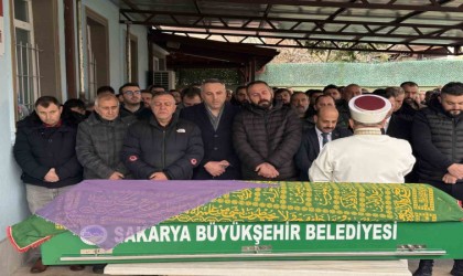 Tırın altında kalan kadın, son yolculuğuna uğurlandı