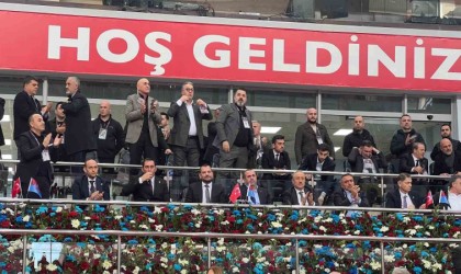 Trabzonsporda Başkan Ertuğrul Doğan ve yönetim kurulu ibra edildi