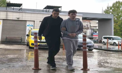 Trafik polisine çarparak yaralayan sürücü tutuklandı