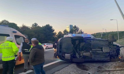 Ümraniyede otomobil takla attı: 1 yaralı