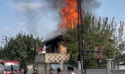 Uyuşturucu bağımlısı genç evini yaktı