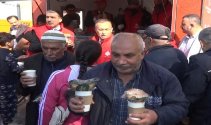 Vakıflardan tarihi Alaüddevle Cami cemaatine çorba ikramı