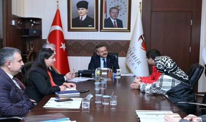 Vali Aksoy, Halk Günü Toplantısında vatandaşlarla buluştu