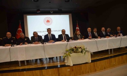 Vali Canbolat, Didimdeki muhtarlarla istişare toplantısı düzenledi