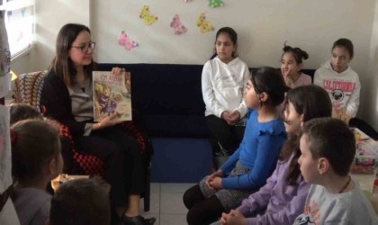 Vali Kaya, çocuklara masal okudu