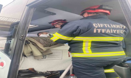 Yalovada midibüs viyadük ayağına çarptı: 1 yaralı