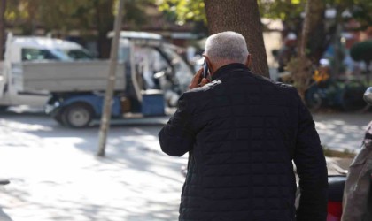 Yaşlıları dolandırıcılardan korumanın en etkili yolu: Dijital okuryazarlığının artırılması