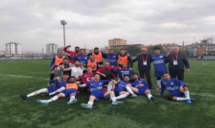 Yemliha geriden geldi, unvanını korudu