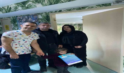 18 yıl sonra çocuk sahibi olan aile, tedavi gördükleri doktorla bir araya geldi