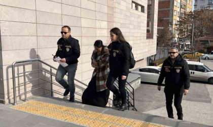 291 yıl 7 ay hapis cezası olan kadın, 12nci çocuğuna hamile olduğu için serbest bırakıldı