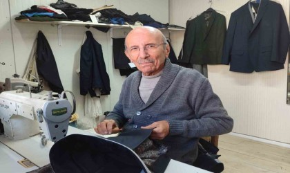 80 yaşında babasının mesleğini sürdürüyor