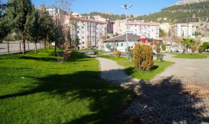 Adıyamanda park ve bahçelerin onarımı devam ediyor