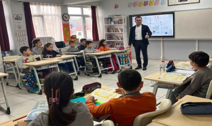 Akademisyen Faruk Yahşi, SUBÜlü öğrencilere akademisyenliği anlattı