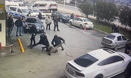 Akaryakıt istasyonundaki dehşet anları kamerada