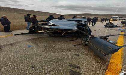 Ankarada servis aracı ile otomobil çarpıştı: 1 ölü, 1i ağır 10 yaralı