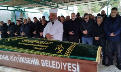 Araç içinde tabancayla vurularak ölen kadın toprağa verildi