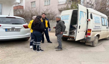 Asansörde mahsur kalan kişiyi itfaiye ekipleri kurtardı