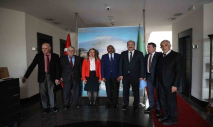 ASATUF Heyeti, Tanzanya Büyükelçiliğini ziyaret etti