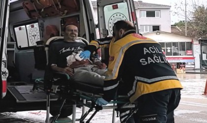 Babasını 6 yerinden bıçakladıktan sonra 112den yardım istedi