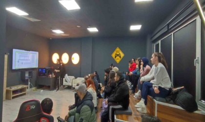 Badminton 1. Kademe Temel Antrenör Kursu Kayseride yapılıyor