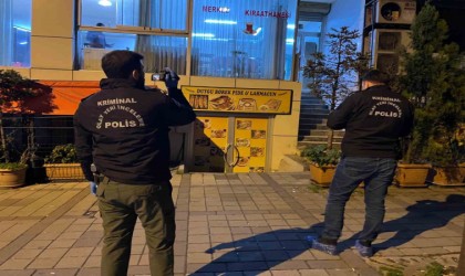 Bağcılarda kıraathanede oturan adama silahlı saldırı: 1 ölü