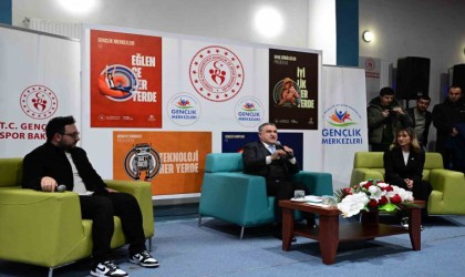 Bakan Bak, Malatyada gençlerle bir araya geldi