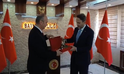 Bakan Bayraktar Batman Valiliğini ziyaret etti