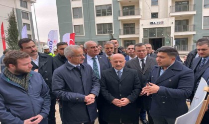 Bakan Uraloğlu İnderede kalıcı deprem konutlarını inceledi