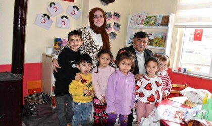 Başkan Mustafa Kocadan minik öğrencilere destek