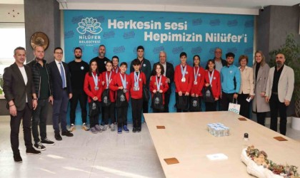 Başkan Şadi Özdemir başarılı sporcuları ağırladı