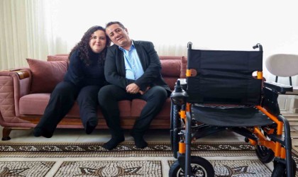 Başkan Yetişkinden, Asraka akülü sandalye hediyesi