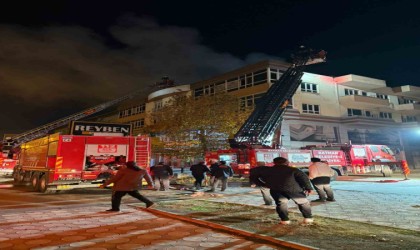 Batmanda tekstil atölyesinde çıkan yangın itfaiye ekiplerince söndürüldü