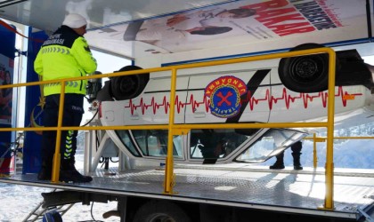 Bayburtta dondurucu havada emniyet kemerinin önemi anlatıldı