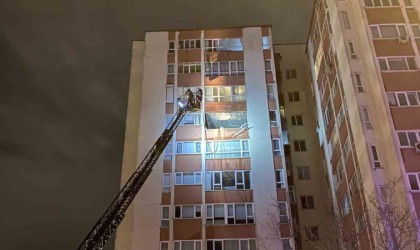 Beşiktaşta bir dairede yaşanan patlama sonrası yangın çıktı
