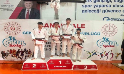 Bilecikli genç sporcular Çanakkalede büyük başarı elde etti