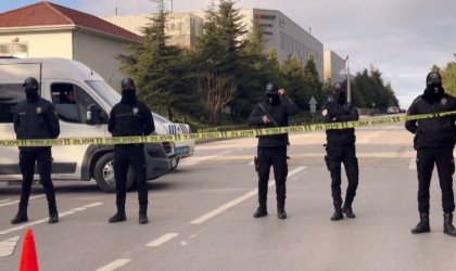 Bomba izlenimi verdiği düzenek ve silahlarla 9 fabrika çalışanı rehin almıştı: Pişmanım