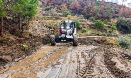 Bozdoğan Belediyesinden sağanak mesaisi