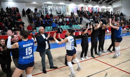 Bozüyük Belediyesi Eğitim ve Spor Kulübü Kadın Voleybol Takımına tebrik