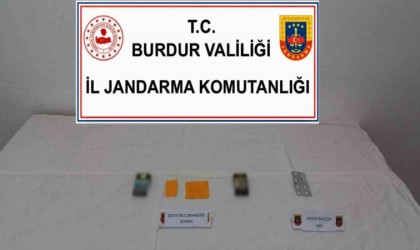Burdurda jandarmanın uyuşturucu operasyonunda yakalanan 2 şüpheli adli kontrolle serbest bırakıldı