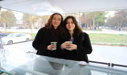 Bursa Büyükşehirden öğrencilere sıcak çorba ikramı