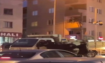 Bursada yol verme kavgasında trafik durdu, yumruklar havada uçuştu