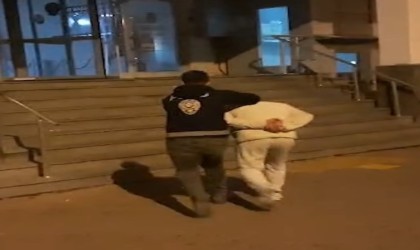 Çaydanlıkla adam döven suç makinesi yakalandı