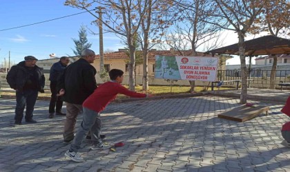 Çocuklar geleneksel sokak oyunları ile eğlendi