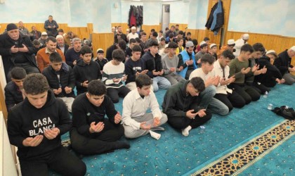 Darendeli gençler en uzun gecede cami de buluştu