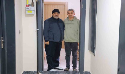 Depremzedeler yeni yuvalarına kavuşmaya devam ediyor