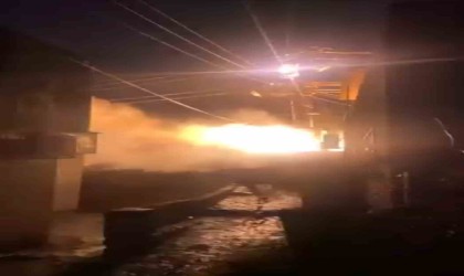 Dicle Elektrik trafosu alevlere teslim oldu