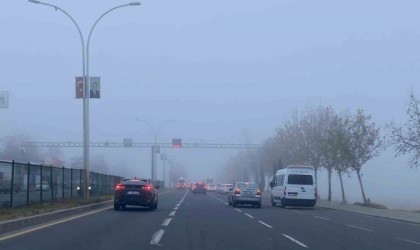 Diyarbakırda 3 gündür yoğun sis aralıksız devam ediyor