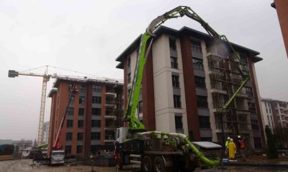 Ebrar Sitesi zorlu kış şartlarına rağmen yerinde dönüşüyor