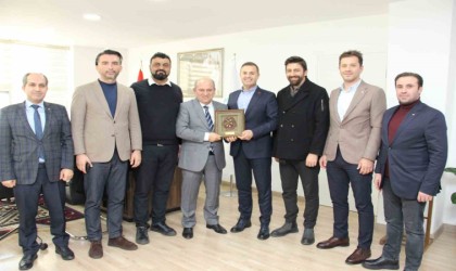 Edremit Ticaret Odası Yönetim Kurulu üyelerinden Başkan Akına ziyaret