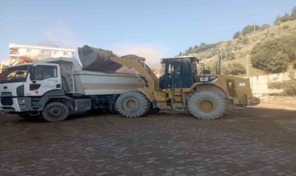 Efeler Belediyesi riskli binaların yıkımına devam ediyor